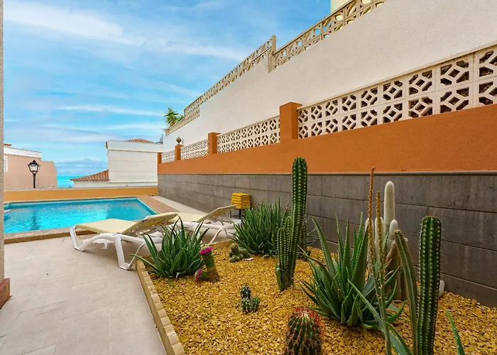 Chalet Chayofa - 3 Bedroom House With Pool