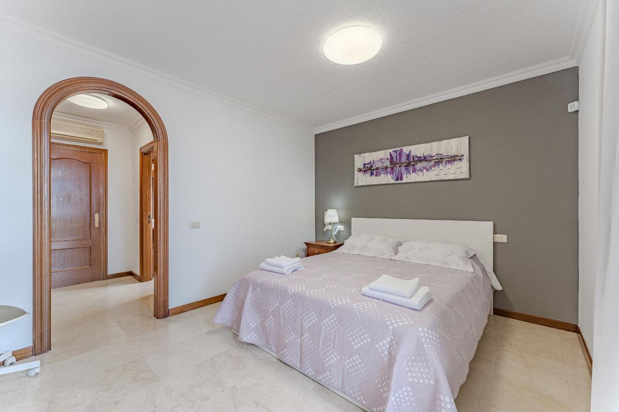 Holiday home - 3 Bedroom House With Pool